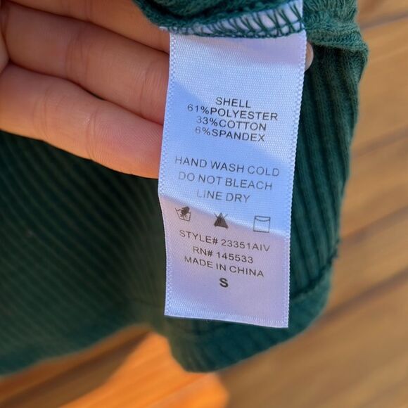 Emerald Green Flowy Top - Picture 5 of 7